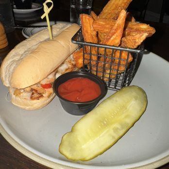 Hendel's - Chicken Philly - New American Near Me - Florissant, Missouri
