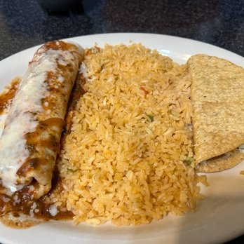 Mi Pueblito Mexican Restaurant - Special Lunch #3: burrito and taco - Mexican Near Me - Winterset, Iowa Mi Pueblito Mexican Restaurant - Special Lunch #3: burrito and taco - Mexican Near Me - Winterset, Iowa