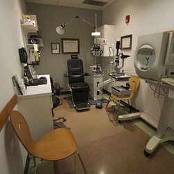 Rosin Eyecare - East Dundee - With a wide array of lens styles, and a broad selection of frames for men, women and children, our East Dundee office has eve...