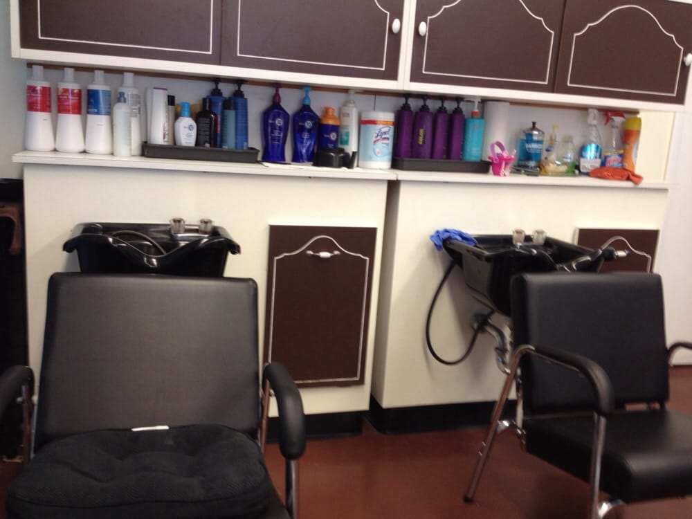 Salon & Spa Hair Design By Chantha Logo