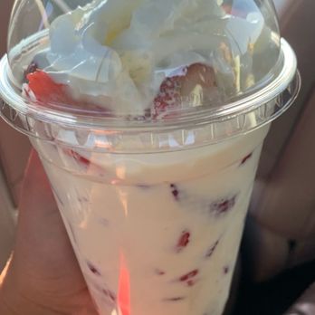 El Mango Loco - Fresas en crema - Ice Cream & Frozen Yogurt Near Me - Universal City, Texas El Mango Loco - Fresas en crema - Ice Cream & Frozen Yogurt Near Me - Universal City, Texas