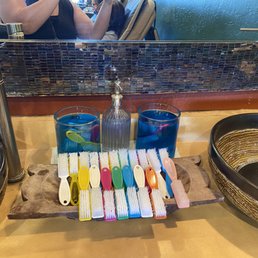 I've never seen brushes set up like this.  It was aesthetically pleasing and very professional.  I appreciate the effort.