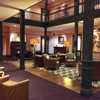 Montvale Hotel - Second floor common area.  Can't believe more people weren't here! - Hotels Near Me - Spokane, Washington
