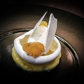 Solera - Vacherin royale - Lounges Near Me - Honolulu, Hawaii