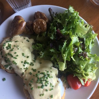 Bohemia - Eggs Benny (with peameal bacon) - Cafes Near Me - Barrie, Ontario Bohemia - Eggs Benny (with peameal bacon) - Cafes Near Me - Barrie, Ontario