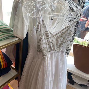 Chic Streets - Women's Clothing Near Me - Marblehead, Massachusetts