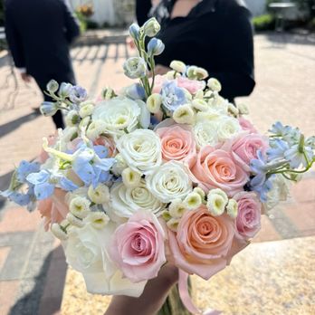 Tiny's Flowers - Florists Near Me - Lansing, Illinois Tiny's Flowers - Florists Near Me - Lansing, Illinois