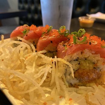 Sushi Hook - Sushi Bars Near Me - Sacramento, California