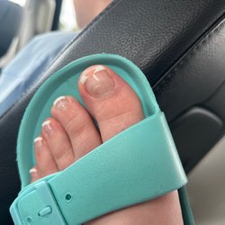 M.V.P. Nails and Spa - Chipped nails