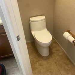 Max Plumbing - Toilet install