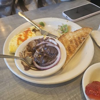 Magnolia Cafe South - Veggie omelette with beans - Breakfast & Brunch Near Me - Austin, Texas Magnolia Cafe South - Veggie omelette with beans - Breakfast & Brunch Near Me - Austin, Texas