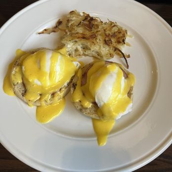 Pier 500 - Eggs Benedict - American Near Me - Hudson, Wisconsin Pier 500 - Eggs Benedict - American Near Me - Hudson, Wisconsin