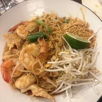 Donsak Thai Restaurant  - Pad Thaithai - Thai Near Me - Washington, DC, District of Columbia