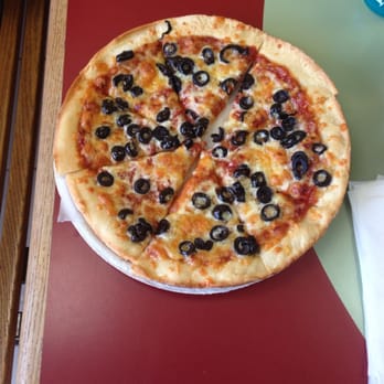 Singas Famous Pizza - Pizza Near Me - Hicksville, New York Singas Famous Pizza - Pizza Near Me - Hicksville, New York