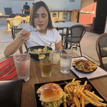 Magnolia Corner - Amazing food - Burgers Near Me - Burbank, California Magnolia Corner - Amazing food - Burgers Near Me - Burbank, California