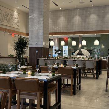 Sixty Vines - Seating - New American Near Me - Miami, Florida