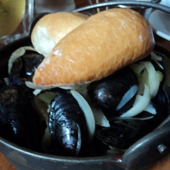 Hopleaf Bar - Tarragon and Fennel steamed Mussels with crusty bread for the delicious broth! - Gastropubs Near Me - Chicago, Illinois Hopleaf Bar - Tarragon and Fennel steamed Mussels with crusty bread for the delicious broth! - Gastropubs Near Me - Chicago, Illinois