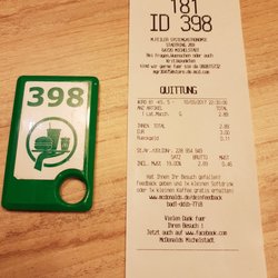 McDonald's - ©2017 15 Minuten auf einen Kaffee warten? Kaffeebecher mal schnell zwischendurch unter die Maschine stellen das wär's gewesen.