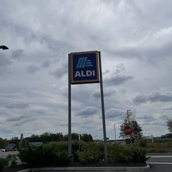 ALDI - Grocery Near Me - Pocono Summit, Pennsylvania ALDI - Grocery Near Me - Pocono Summit, Pennsylvania