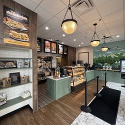 Corner Bakery Cafe - Inside