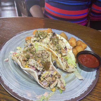 Hickory Tavern - Chicken tacos with tots - American Near Me - Charlotte, North Carolina Hickory Tavern - Chicken tacos with tots - American Near Me - Charlotte, North Carolina