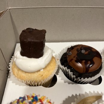 LIL’ CAKES & CREAMERY - Updated December 2025 - 28 Photos & 22 Reviews