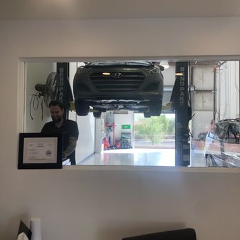 Crossroad Autoworks - Service with a smile!! A local mechanic I can trust. Thank you Travis! - Auto Repair Near Me - Fountain Hills, Arizona Crossroad Autoworks - Service with a smile!! A local mechanic I can trust. Thank you Travis! - Auto Repair Near Me - Fountain Hills, Arizona