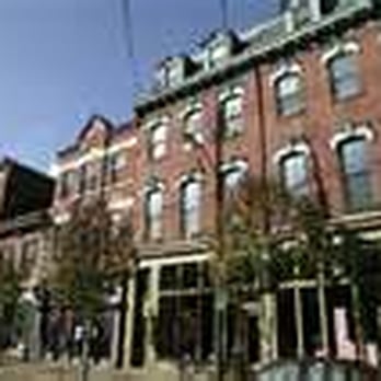 Briarwood Home - Briarwood Home is a two-story townhouse individuals can rent for short or extended stays. Rates start at $115/night. - Hotels Near Me - Pittsburgh, Pennsylvania Briarwood Home - Briarwood Home is a two-story townhouse individuals can rent for short or extended stays. Rates start at $115/night. - Hotels Near Me - Pittsburgh, Pennsylvania