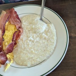 The Original Tryon House Restaurant - Kids breakfast c Lots of food!