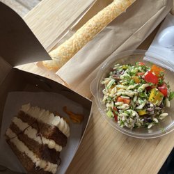 Marie 4 Poches - Got a carrot cake and cheddar bread to go -- both delicious