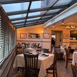 Barn Door Restaurant - Dining room