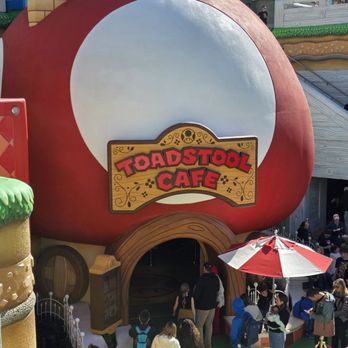 Toadstool Cafe - Outside of Toadstool Cafe. - Burgers Near Me - Orlando, Florida