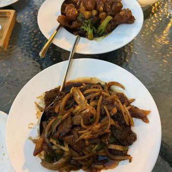 Little Wok - Mongolian beef General Tao's Chicken - Chinese Near Me - Chicago, Illinois