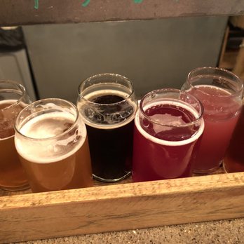 Elm Street Brewing Company - Trying 8 of their beers! - Breweries Near Me - Muncie, Indiana