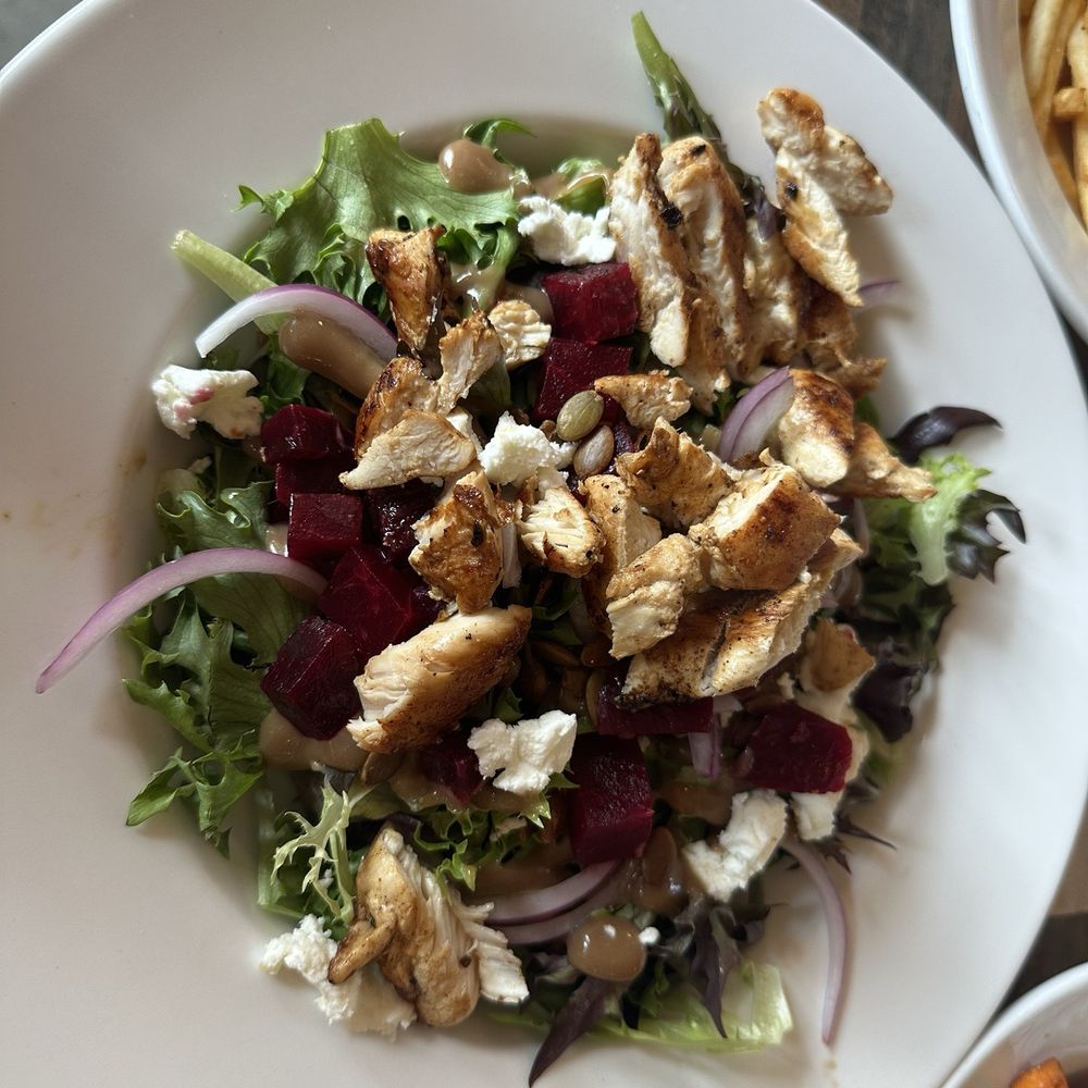 Wonderland Cafe & Lodge - Beat salad with chicken - Cafes Near Me - Gardiner, Montana Wonderland Cafe & Lodge - Beat salad with chicken - Cafes Near Me - Gardiner, Montana