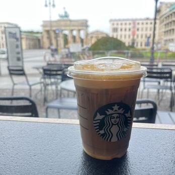 Brandenburger Tor - 10/2/23 nearby Starbucks - Landmarks & Historical Buildings Near Me - Berlin, BE