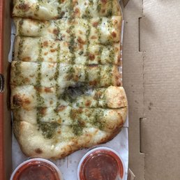 Pesto Garlic Cheesy Bread