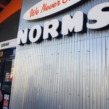 NORMS - Entrance - Diners Near Me - Van Nuys, California