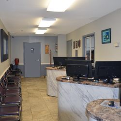 Auto Stop Arlington - Our newly renovated, dog friendly, front office.