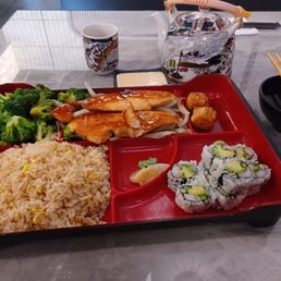SALMON BENTO BOX $ 25.95
