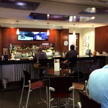 United Club - Bright, clean lounge - Airport Lounges Near Me - Dallas, Texas