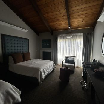 Munras Inn - Room - Hotels Near Me - Monterey, California Munras Inn - Room - Hotels Near Me - Monterey, California
