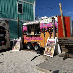 Scoopalicious - Outside of the Food Truck