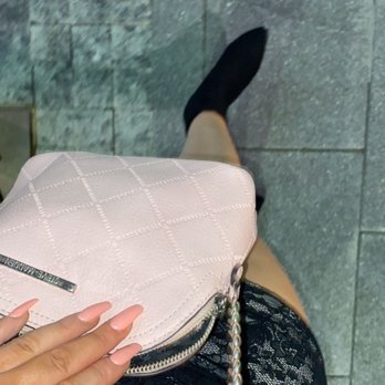 Nails On Yonge - Nail Salons Near Me - Toronto, Ontario