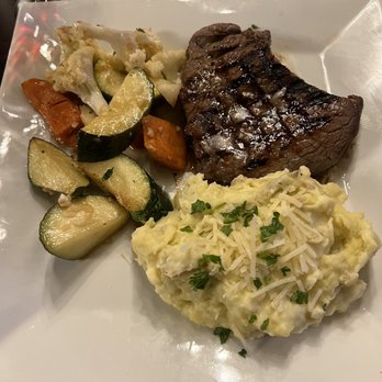 Double Barrel Wine Bar & Lounge - Steak dinner - Wine Bars Near Me - Snohomish, Washington