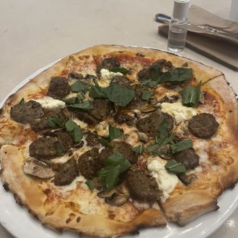 bellagreen - American Near Me - Houston, Texas