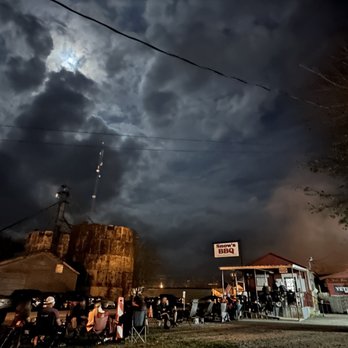 Snow's BBQ - The clouds and moon provided a nice show! - Barbeque Near Me - Lexington, Texas Snow's BBQ - The clouds and moon provided a nice show! - Barbeque Near Me - Lexington, Texas