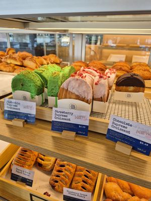 Paris Baguette by null