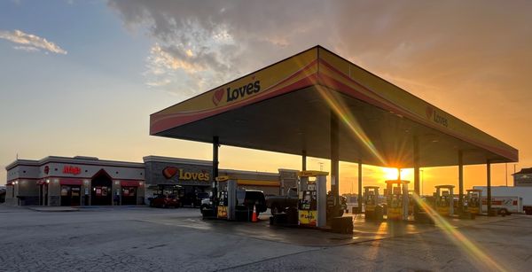 LOVE'S TRAVEL STOP - Updated June 2026 - 80 Photos & 27 Reviews