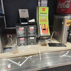 McDonald's - A freaking mess! No wonder this place has a bad rating!